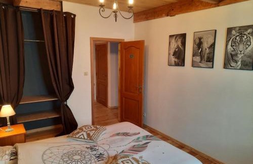 Les Ternes Appartement | les chambres de la cour (gite)