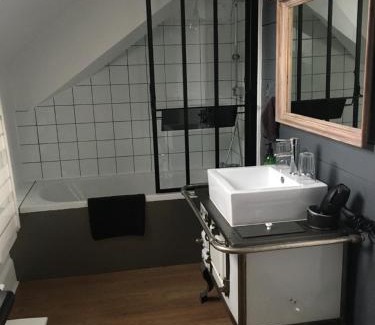 Albertville Appartement | les chambres de pauline appartements avec climatisation et spa parking moto garage vélo