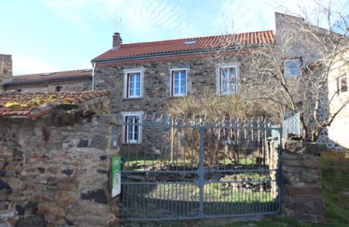 Blesle Maison | Les Chardonnerets - Jardin - Campagne