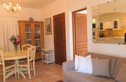 Vence Appartement | Gîte de charme avec piscine et vue panoramique mer