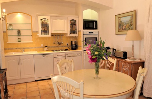 Vence Appartement | Gîte de charme avec piscine et vue panoramique mer