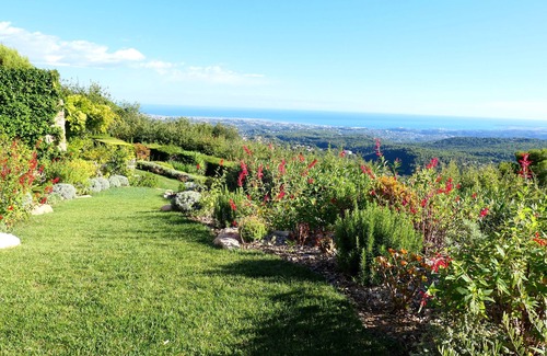 Vence Appartement | Gîte de charme avec piscine et vue panoramique mer