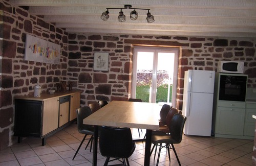 Lagleygeolle Maison | Les Collines Rouges, private heated swimming pool, close to many tourist attractions