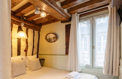 Honfleur Appartement | Les Colombages - studio SUR le port d'Honfleur - jolie vue