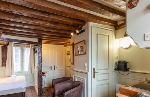 Honfleur Appartement | Les Colombages - studio SUR le port d'Honfleur - jolie vue