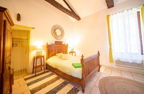 Saint-Julien-d'Arpaon Lit Et Petit-Déjeuner | Les Copains à Bord - Chambres Familiales