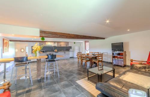 Regny Appartement | Les Coquelicots - A 30 min de Roanne