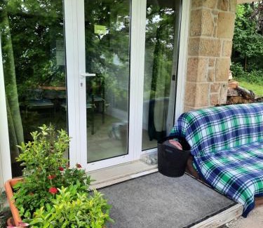 Saint-Laurent-les-Tours Maison | Les coteaux de Planèze, chambre pour 2, 3 ou famille nombreuse 2 adultes 5 enfants et jeunes