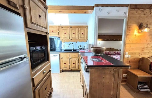 Flumet Appartement | Appartement de charme au pied des pistes, dans une résidence avec piscine