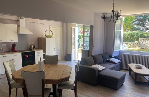 Le Fleix Appartement | Les Fleurs - Appt avec piscine partagée
