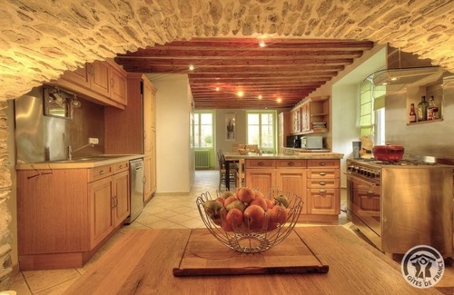 Saint-Jean-de-Touslas Maison | Les Gîtes de la Tour - Grand gîte