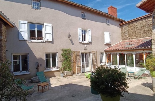 Saint-Jean-de-Touslas Maison | Les Gîtes de la Tour - Grand gîte