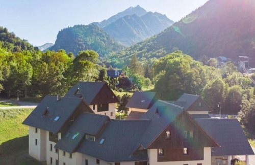 Saint-Colomban-des-Villards Appartement | Les Hameaux de la Perrière by Interhome