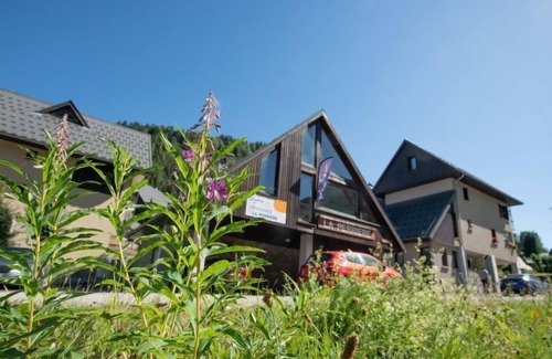Saint-Colomban-des-Villards Appartement | Les Hameaux de la Perrière by Interhome
