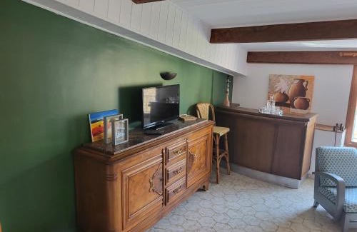 Bayons Appartement | Les Irlandais-Appartement Bayons