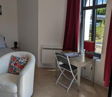 La Roche-Posay Appartement | Les Jolis Nids - Studio Rouge Gorge