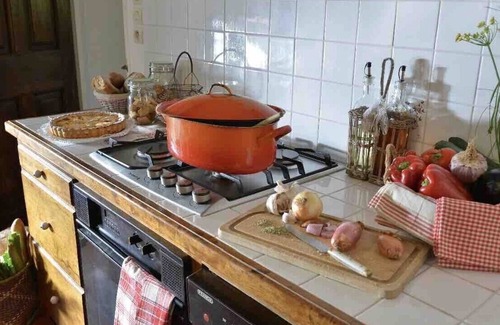 Riez Maison | Maison de famille Les Lavandes sans vis à vis , bassin de nage chauffé & privé,