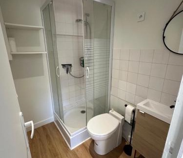 Miroir - Batignolles Appartement | Les Lilas Gare Centre 2 Pers