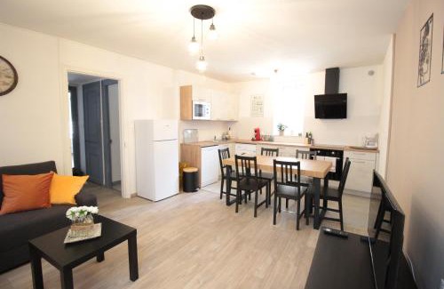 Thierville-sur-Meuse Appartement | Les loges de Véro - Rez-de-chaussée - Parking privé - Garage vélo et moto - LOGEMENT NEUF - 5 couchages - 2 chambres - 1 canapé convertible - WIFI - Climatisation - Géré par Presta-Zen'Services