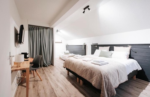 Crozet Hôtel | Les Loges du Léman
