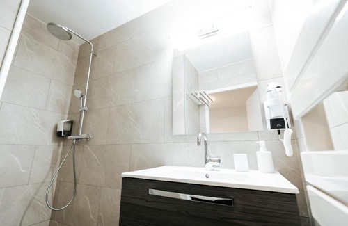 Crozet Hôtel | Les Loges du Léman