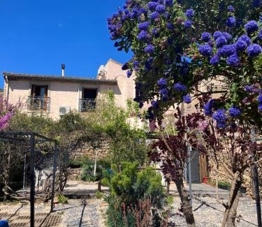 Tuchan Lit Et Petit-Déjeuner | Les maisons de Gaïa Chambre d'hôte
