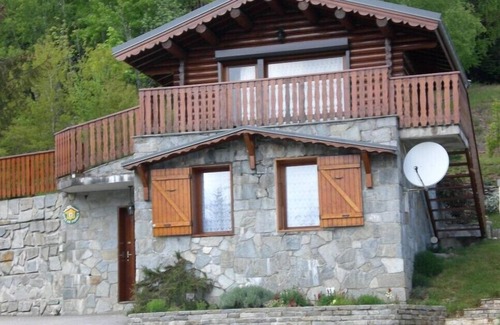 Doucy-Combelouviere Maison | LES MELEZES - DOUCY - Gîte