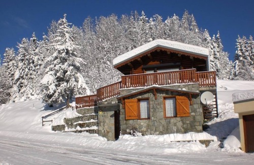 Doucy-Combelouviere Maison | LES MELEZES - DOUCY - Gîte
