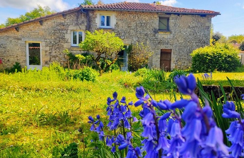 Villiers-le-Roux Maison | Les Murmures de Charente, un havre de paix, chaleureux et ressourçant.