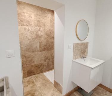 Chateauvillain Appartement | Les Murmures Desbordes