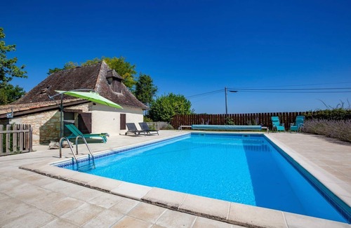 Mazieres-Naresse Villa | Les Petits Champs - Quatre Chambres Villa, Couchages 8