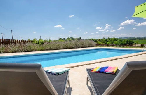 Mazieres-Naresse Villa | Les Petits Champs - Quatre Chambres Villa, Couchages 8