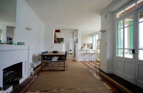 Conjux Maison | Maison au bord du lac du Bourget, Savoie