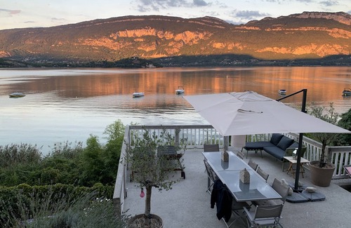 Conjux Maison | Maison au bord du lac du Bourget, Savoie