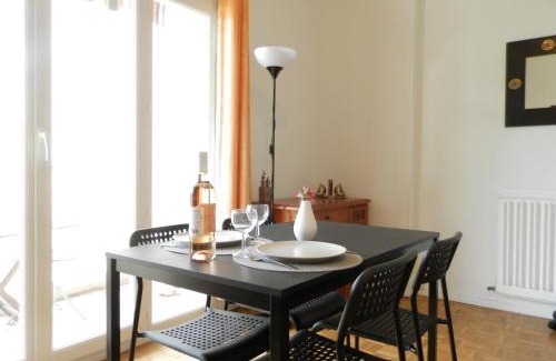 Cimiez Appartement | Les Pins . 2 p calme et terrasse