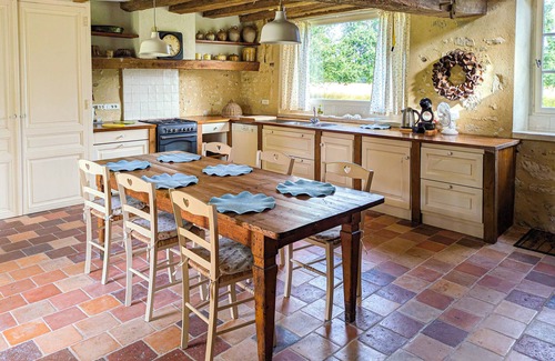 Saint-Flovier Maison | Les Raffoux: Countryside Escape with Pool & large garden near Loire Castles