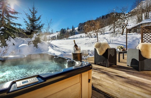 Thones Chalet De Ski | Les Roses des Alpes - séjour familial, vue imprenable & spa - OVO Network