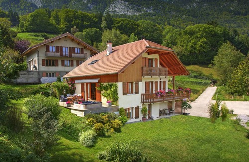 Thones Chalet De Ski | Les Roses des Alpes - séjour familial, vue imprenable & spa - OVO Network