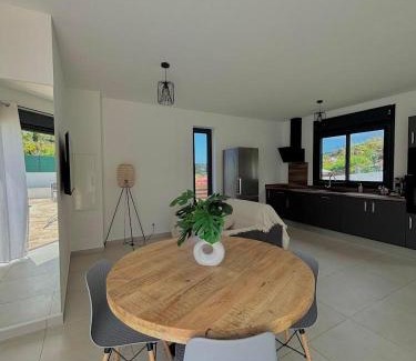 L'Etang-Sale Villa | Les Roses du Désert