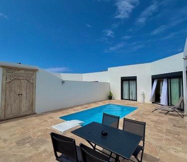 L'Etang-Sale Villa | Les Roses du Désert