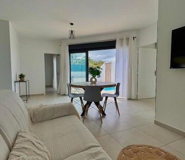 L'Etang-Sale Villa | Les Roses du Désert