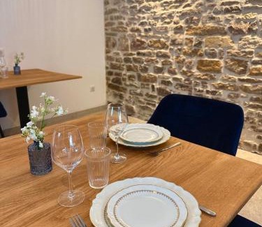 Tarcenay Lit Et Petit-Déjeuner | Les Rubys, spas privatifs