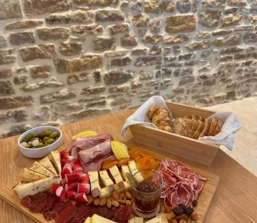Tarcenay Lit Et Petit-Déjeuner | Les Rubys, spas privatifs