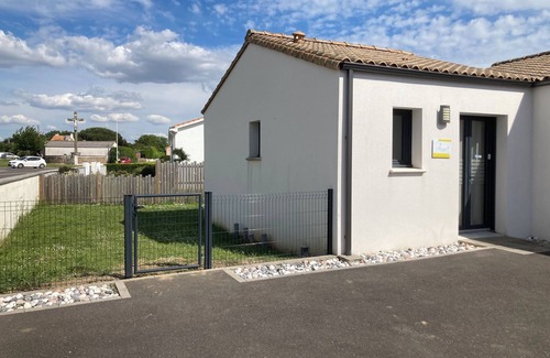 Olonne-sur-Mer Appartement | Les Sables /Olonne Appartement T2 avec jardin, à 10 min des plages et du centre.