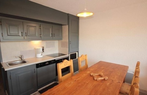 Les Saisies Appartement | Les Saisies: Grand 2 pièces cabine, 6 pers, cheminée, balcon sud, wifi