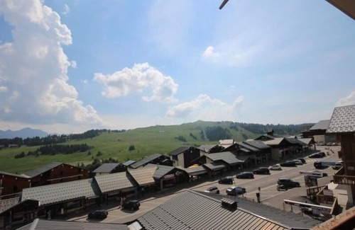 Les Saisies Appartement | Les Saisies: Grand 2 pièces cabine, 6 pers, cheminée, balcon sud, wifi