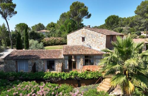 Lorgues Lit Et Petit-Déjeuner | LES TERRASSES DE LORGUES - B&B de charme en Provence