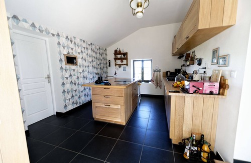 Cenac-et-Saint-Julien Maison | Les Teyssiers, gîte 3 étoiles, maison en vieilles pierres avec piscine