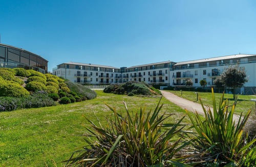 Concarneau Appartement | Les Thermes 421 - Appt pour 4 avec piscine partagée