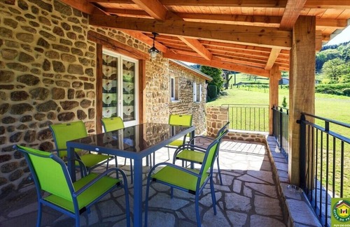 Saint-Dier-dʼAuvergne Maison | Les tilleuls - SAINT DIER D'AUVERGNE